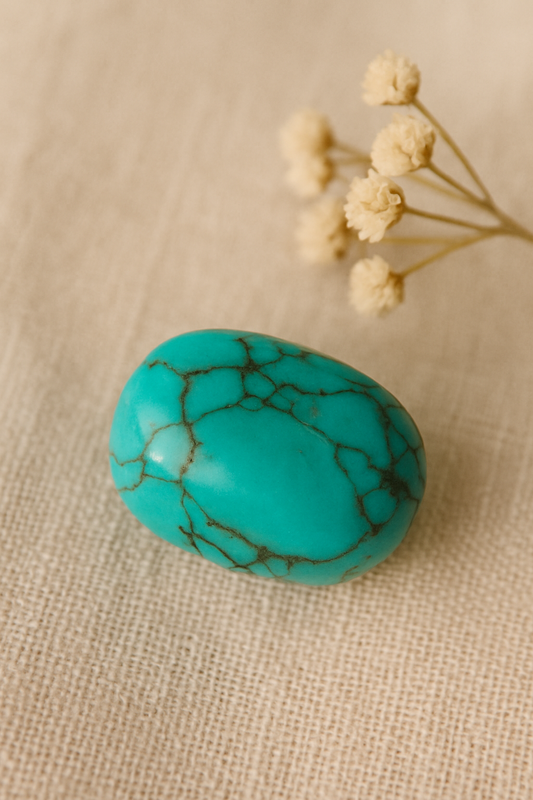 Pierre Roulée Turquoise – Protection, Communication & Équilibre
